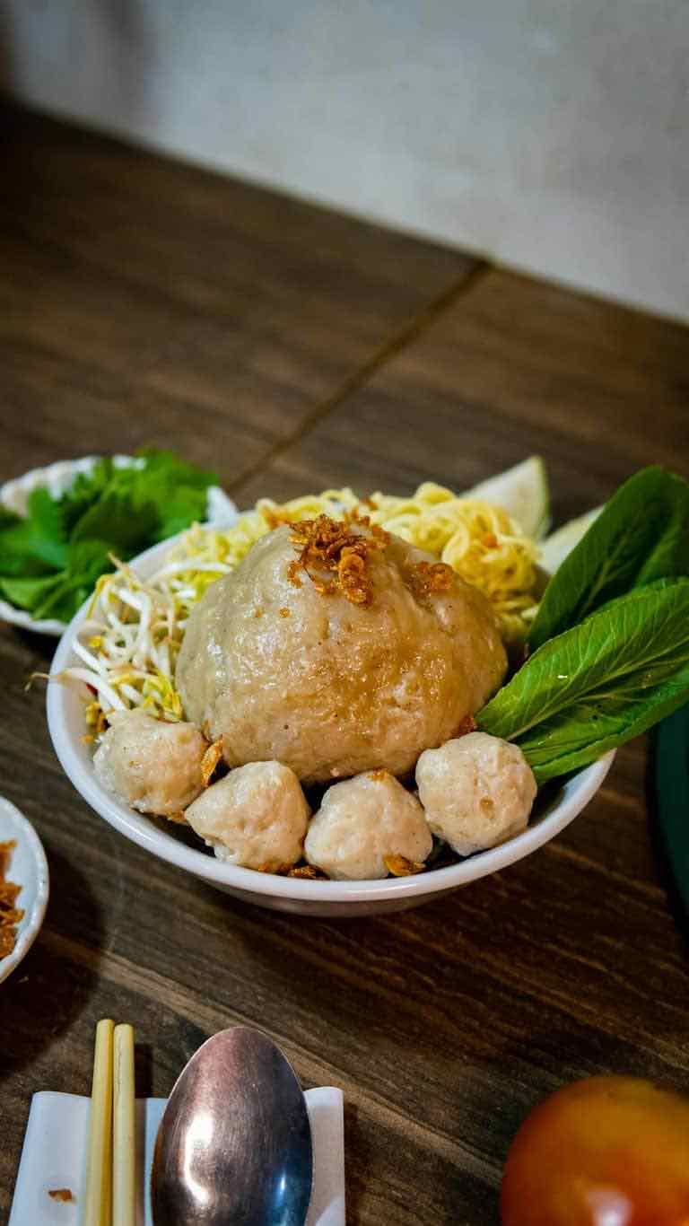 Bakso pedas dengan sambal